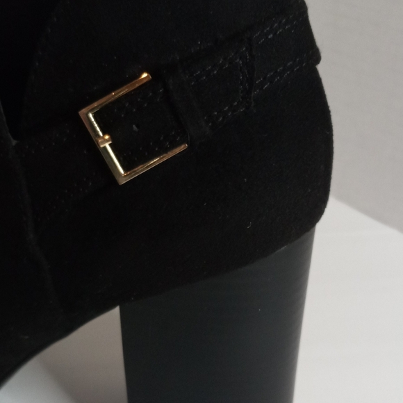 Apt.9 "Defined Comfort", Opened Toe Black Suede Ankle Boot. - Picture 5 of 9